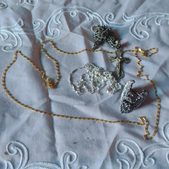 Jewelry Lot - Picture 1 of 3